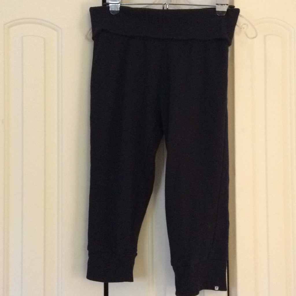 Fabletics Cropped Pants.